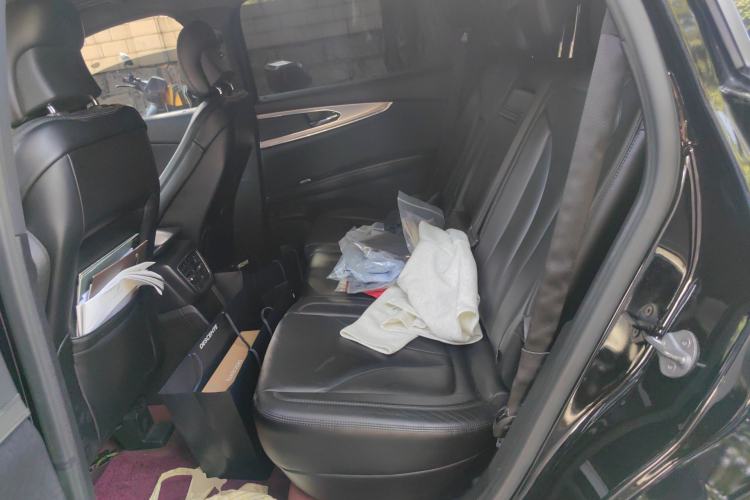 Used Lincoln MKX 2015 2.0T Two-Wheel Drive Deluxe Edition Left Rear Seat