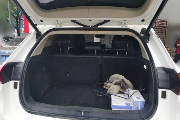 Used Wey VV6 2019 2.0T Two-Wheel-Drive Ultra-Luxury Version China VI Standard Trunk