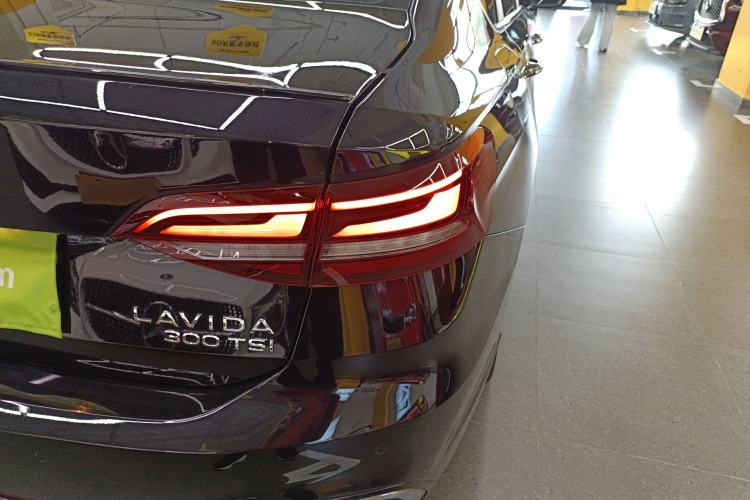 Used Volkswagen Lavida 2023 300TSI DSG Starry Full-Comfort Edition
