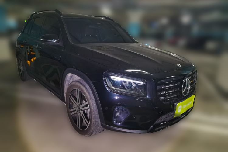 Used Mercedes-Benz GLB 2025 GLB 220 4MATIC Front Right 45 Deg