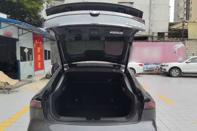 Used CHANGAN UNI-V 2023 1.5T Prestige Model Trunk