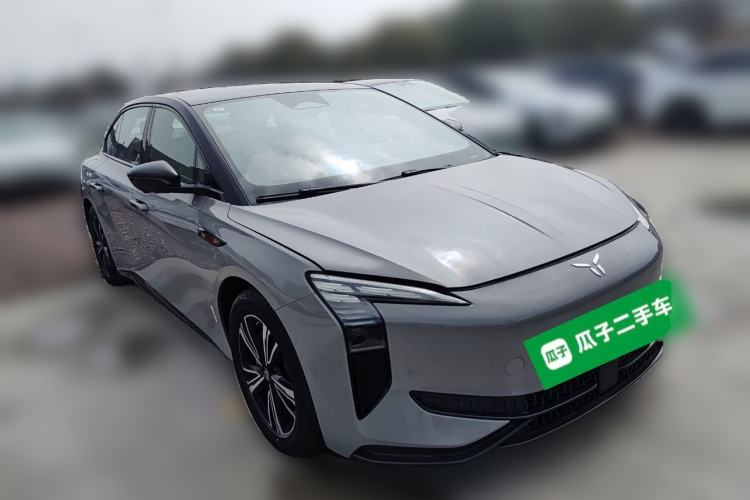 Used Hongqi EH7 2024 690 Pro Front Right 45 Deg