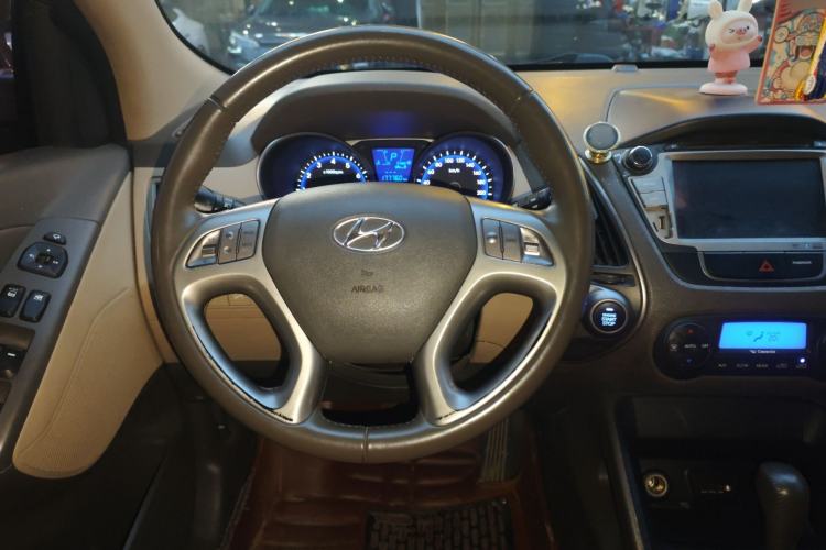 Used Hyundai ix35 2013 2.0L Automatic Two-Wheel Drive Smart GLS China IV Standard Steering Wheel