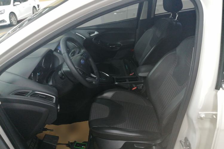 Used Ford Focus 2018 Sedan Classic EcoBoost 180 Automatic Elite Model Left Front Seat