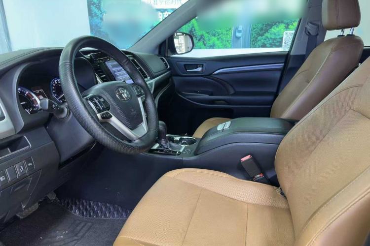 Used Toyota Highlander 2018 2.0T Four-Wheel Drive Knight Edition 7 Seats China VI Standard Interior 4