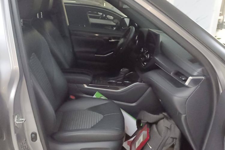 Used Toyota Crown Kluger 2021 2.5L HEV Four-Wheel Drive Premium Edition Right Front Seat