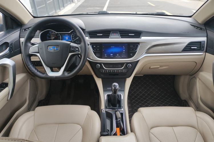 Used Geely Auto Emgrand 2017 Sedan Million Edition 1.5L Manual Luxury Model Center Console