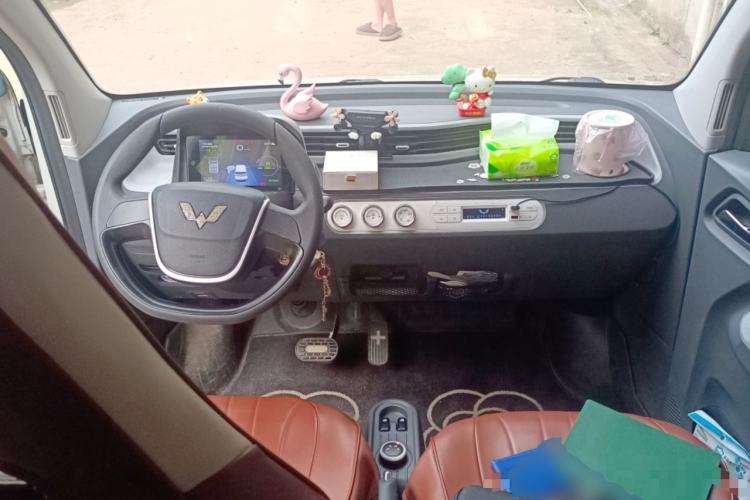 Used Wuling Hongguang MINIEV 2022 Macaron Premium Model – Lithium Iron Phosphate Center Console