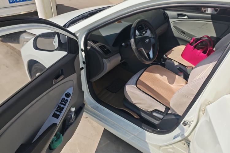 Used Hyundai Verna (older generation) 2014 1.4L Manual Smart GLS Trim
