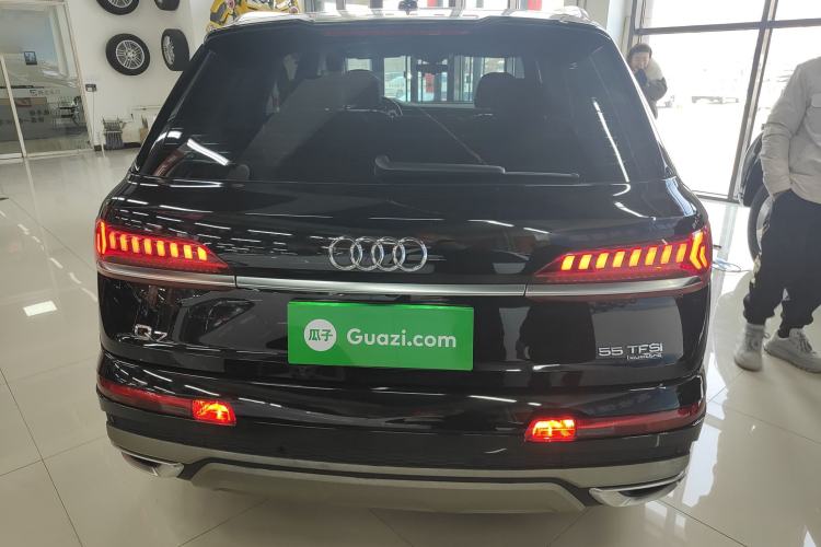 Used Audi Q7 2022 55 TFSI quattro S line Sport model
