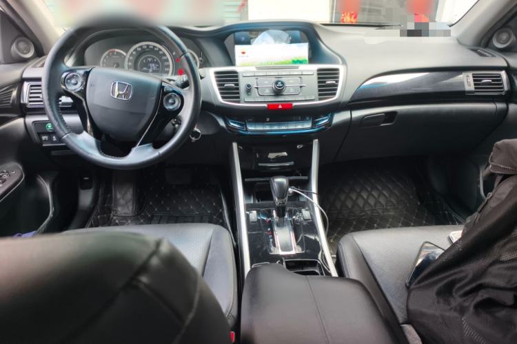 Used Honda Accord 2016 2.0L Luxury Edition