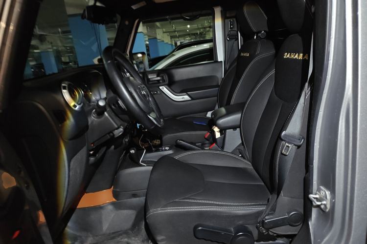 Used Jeep Wrangler 2014 3.0L Sahara Four-Door Edition