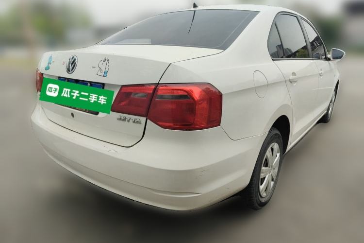 Used Volkswagen Jetta 2013 1.6L Manual Fashion Edition
