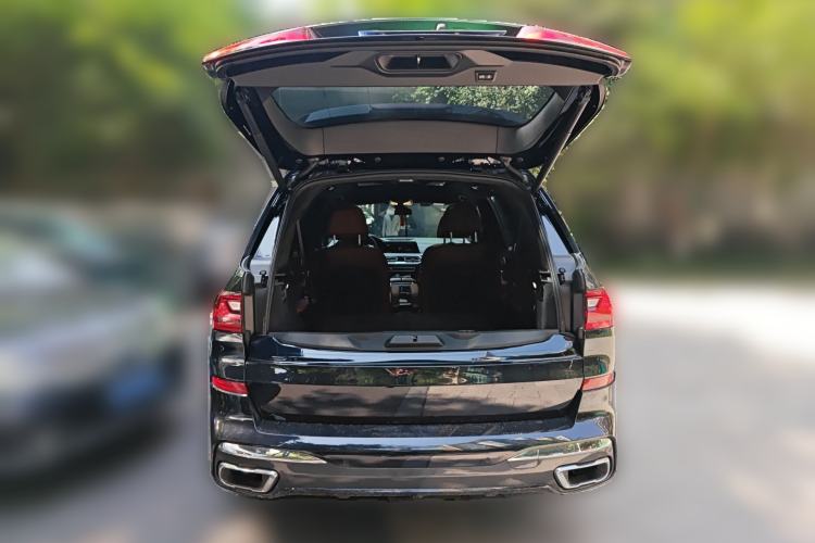 Used BMW X7 2020 xDrive40i Luxury M Sport Package
