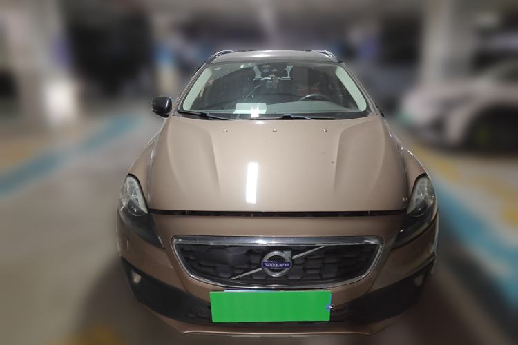 Used Volvo V40 2014 Cross Country T5 AWD Smart Luxury Edition