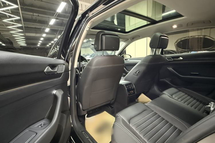 Used Volkswagen Magotan 2020 330TSI DSG Leading Model
