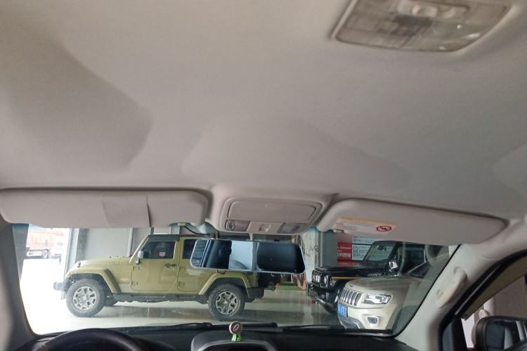 Used JMC Yusheng S350 2013 2.4T Automatic 4x4 Diesel Luxury 5-Seater Headliner