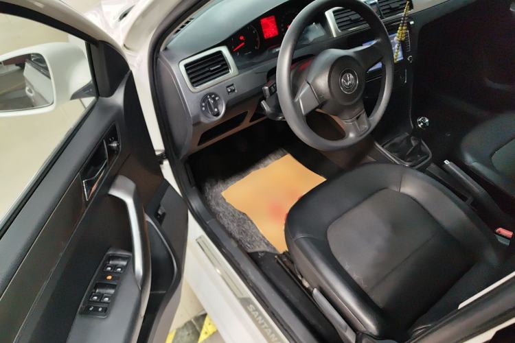 Used Volkswagen Santana 2015 1.6L Manual Comfort Edition