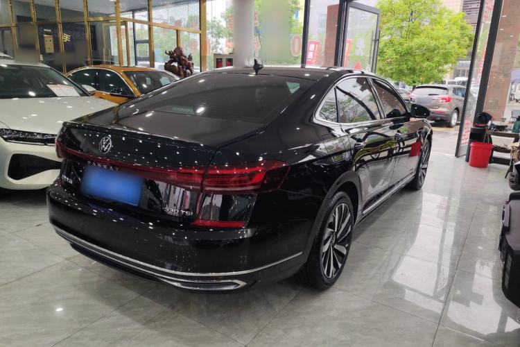 Used Volkswagen Passat 2023 Facelift 330TSI Luxury Edition
