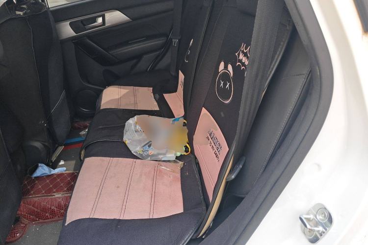 Used Haval H2 2018 Chuanxiang Edition 1.5T Dual-Clutch Two-Wheel Drive Fashion Model China V Standard Left Rear Seat