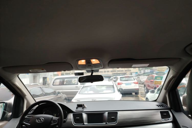 Used SAIC MAXUS G10 2016 2.0T Automatic Elite Edition
