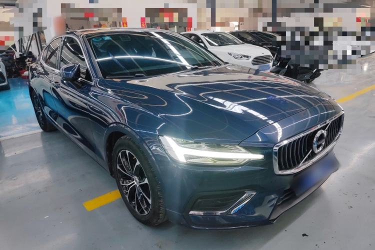 Used Volvo S60 2020 T4 Zhiyi Luxury Edition Front Right 45 Deg