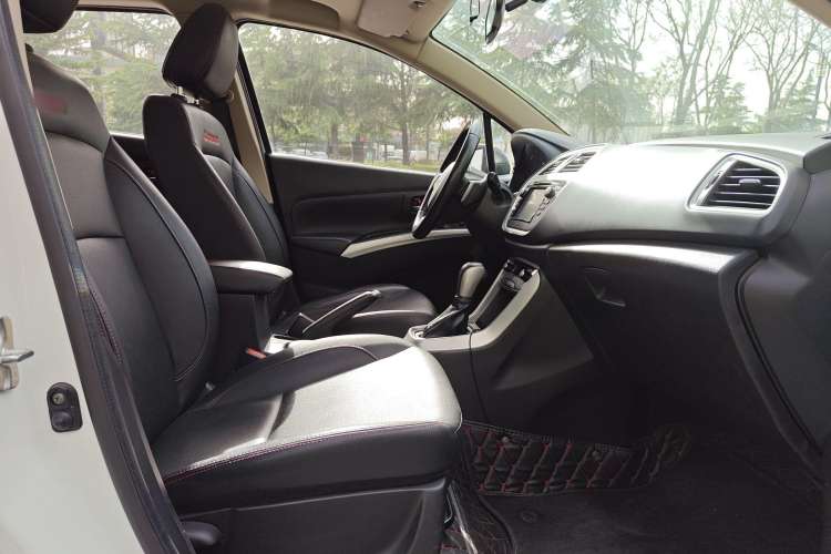 Used Suzuki S-Cross 2015 1.6L CVT Two-Wheel Drive Elite Version