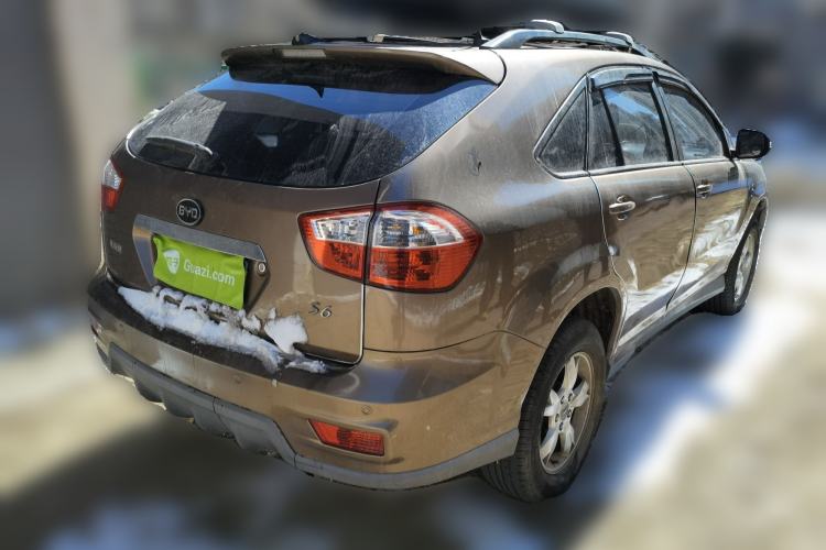 Used BYD S6 2013 Platinum Edition 2.0L Manual Luxury Model
