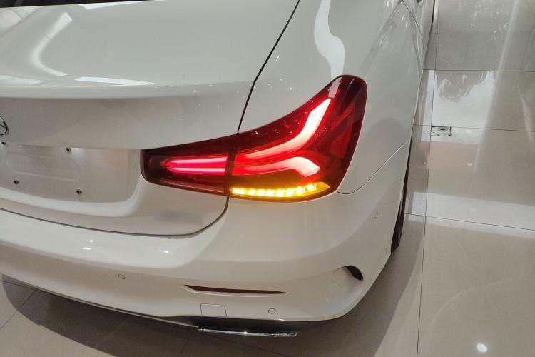 Used Mercedes-Benz A-Class 2020 Restyled A 200 L Sport Sedan Fashion Version
