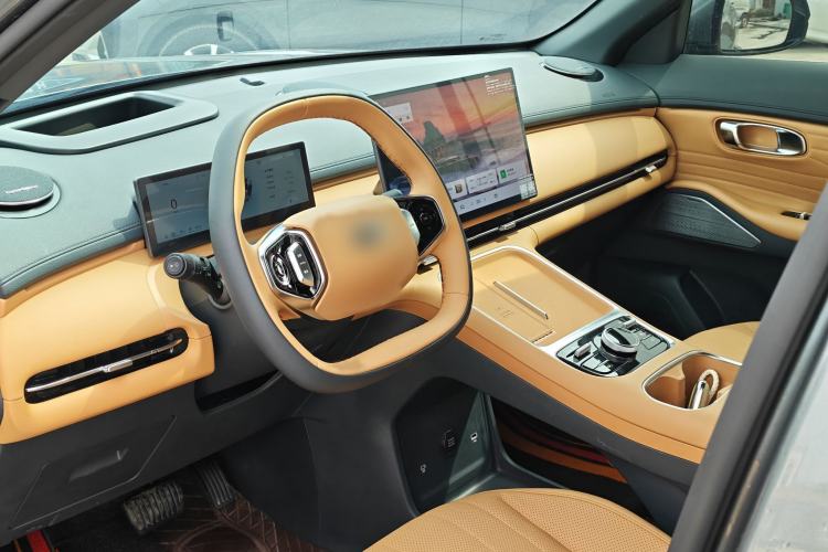 Used Geely Galaxy Xingjian 7 EM-i 2025 120km Exploration+ Version Interior 4