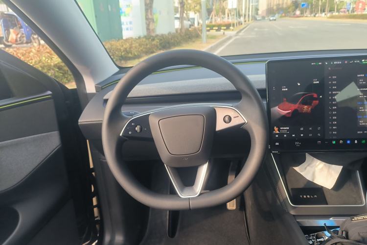 Used Tesla Model Y 2025 Rear-Wheel-Drive Version