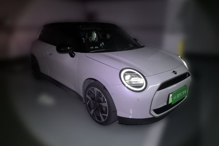 Used MINI Electric COOPER 2024 452km COOPER SE Artist Front Right 45 Deg