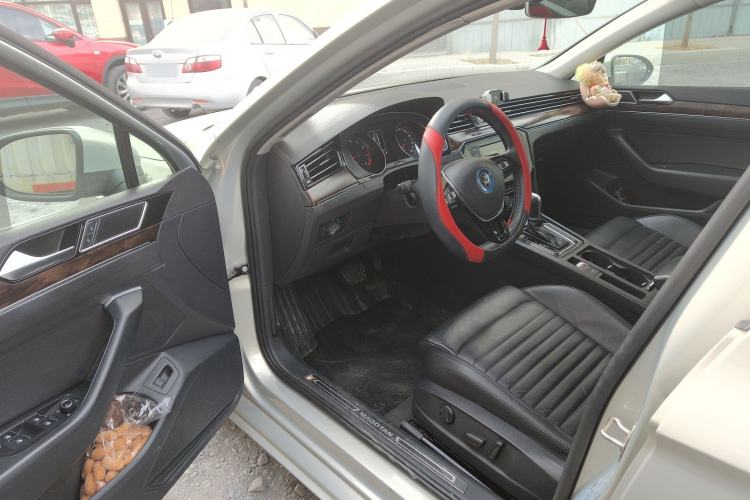 Used Volkswagen Magotan 2018 Facelift 330TSI DSG Luxury Model
