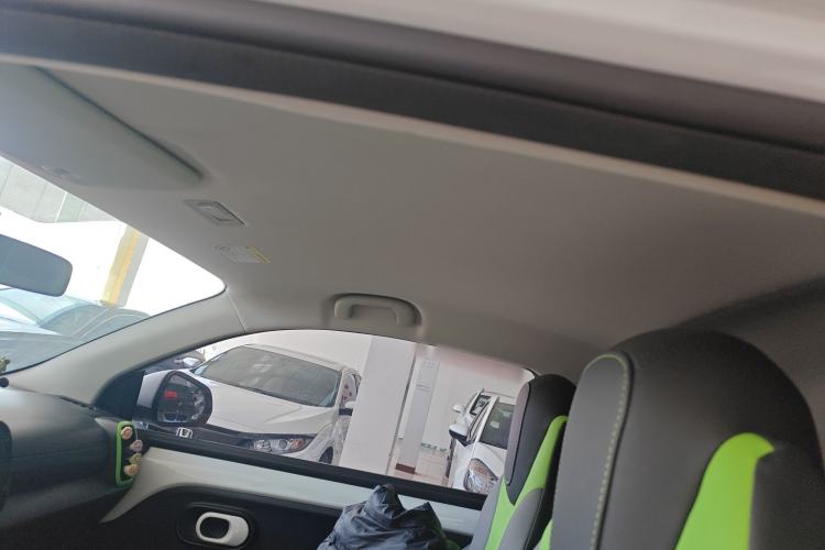 Used Roewe Clever 2021 302 km New Four-Seater Super-Efficient Version Headliner