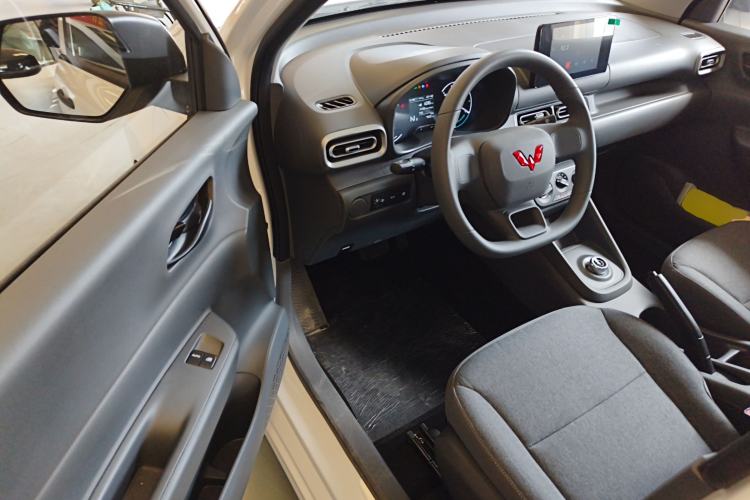 Used Wuling Hongguang New Energy 2024 All-Electric Model 300KM Standard Version