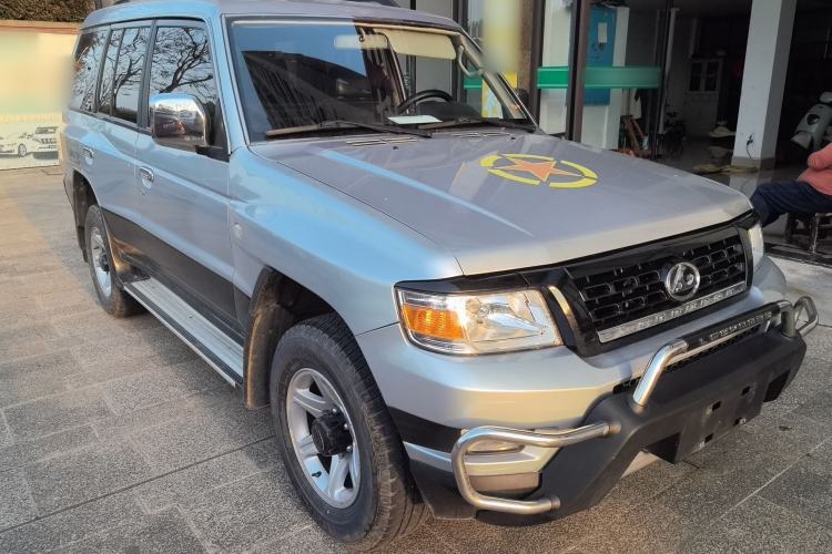 Used Leopaard Q6 2015 2.4L Manual Two-Wheel-Drive Elite Model
