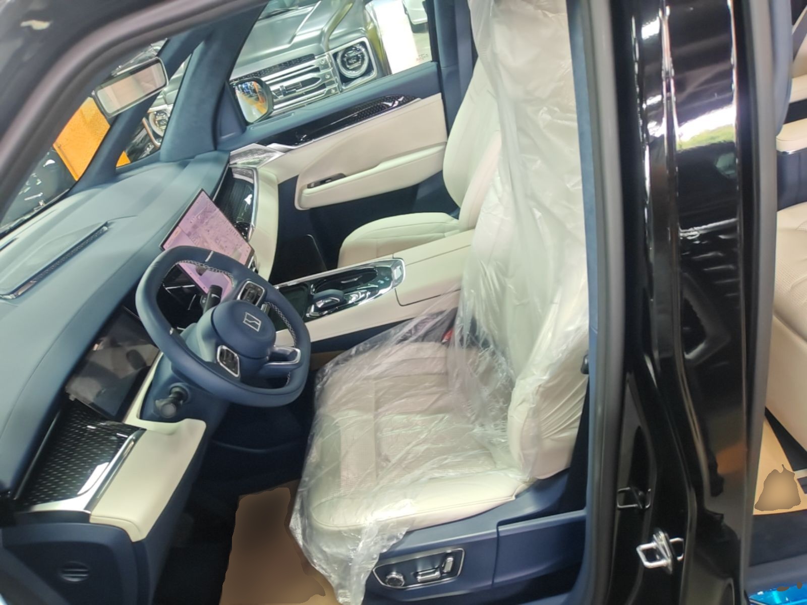 Zeekr 009 2024 7-Seater Walk-Through Version Four-Wheel Drive 108 kWh — снимка 17