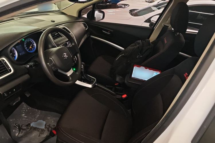 Used Suzuki S-Cross 2015 1.6L CVT Two-Wheel Drive Entry-Level Trim
