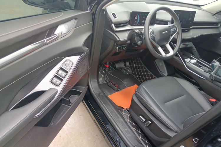 Used Haval H6 2024 1.5T Two-Wheel-Drive Classic Edition
