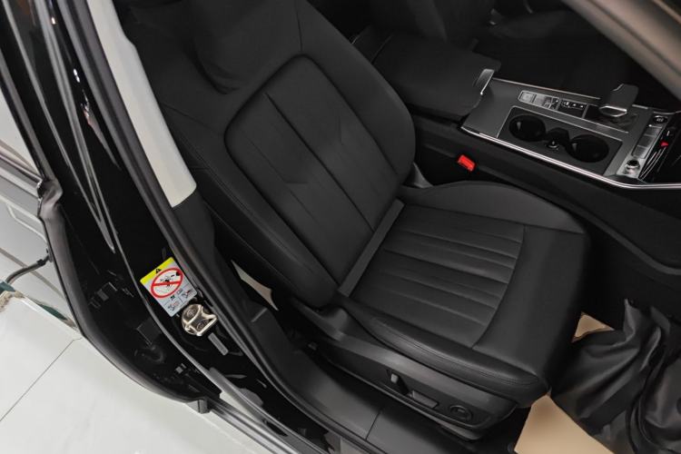 Used Audi A6 2023 allroad quattro 55 TFSI Explorer Edition
