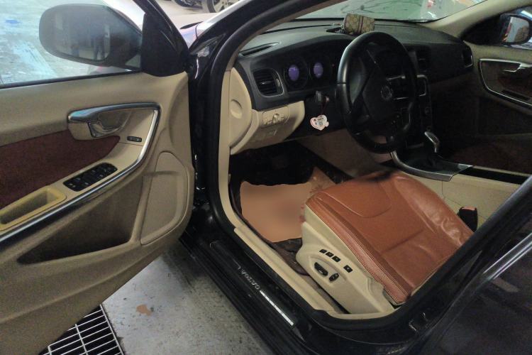 Used Volvo V60 2013 T5 Comfort Edition Driver Seat