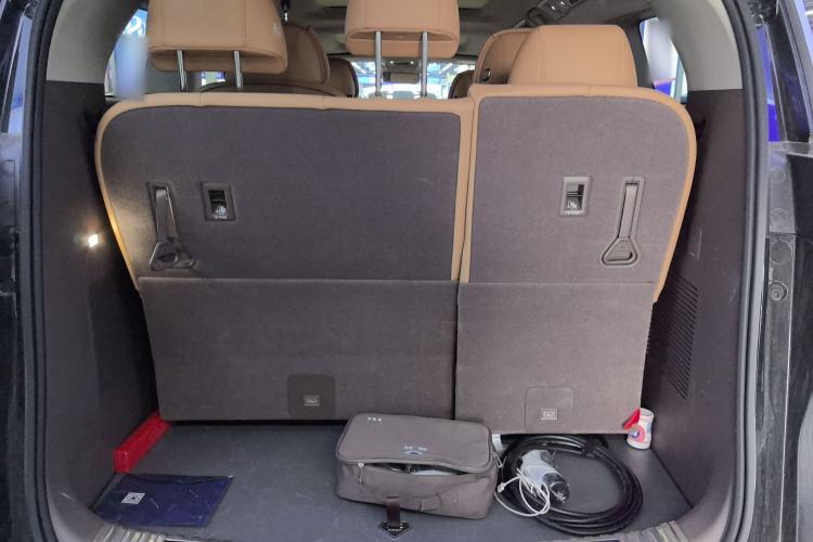 Used Denza D9 2022 DM-i 970 Four-Wheel Drive Flagship Model
