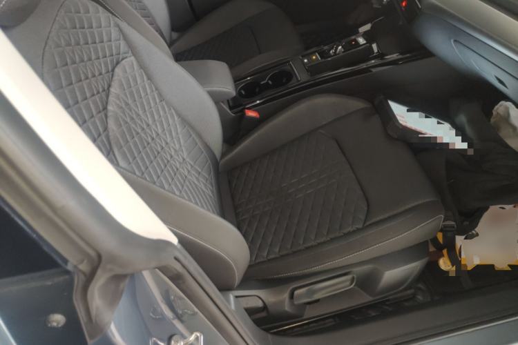 Used Volkswagen Lamando 2022 Lavida L 280TSI DSG Hot Edition Right Front Seat