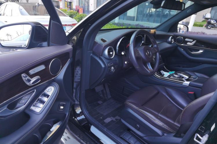 Used Mercedes-Benz GLC 2018 GLC 260 4MATIC Luxury Model Driver Seat