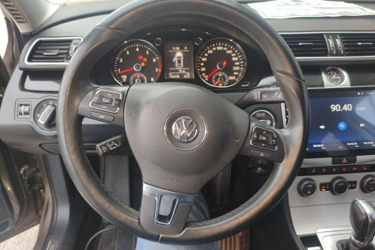 Used Volkswagen Magotan 2015 1.8TSI Luxury Model Steering Wheel