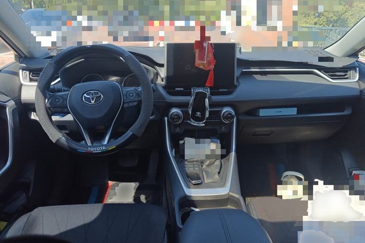 Used Toyota Wildlander 2021 2.0L CVT 4x4 Luxury Edition Center Console