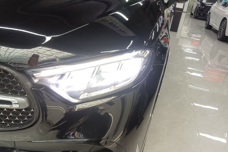 Used Mercedes-Benz GLC 2023 Facelift GLC 260 L 4MATIC Luxury Version 7-Seater
