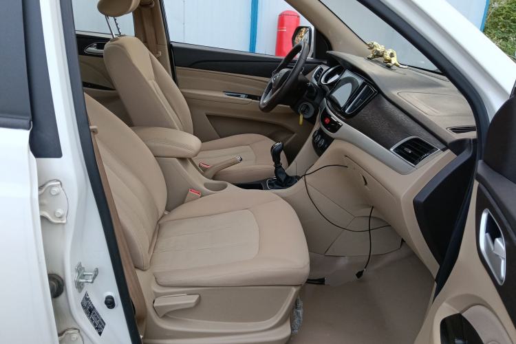 Used Wuling 730 2020 Commercial Vehicle 1.5L Manual Value Edition 7 Seats
