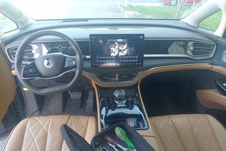 Used Denza D9 2024 DM-i 980 Four-Wheel Drive Flagship Model