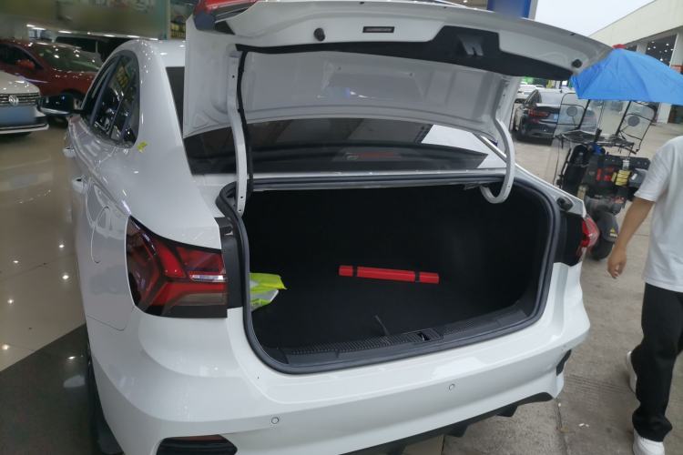 Used Roewe i5 2021 Revised Version 1.5L CVT Diamond Edition
